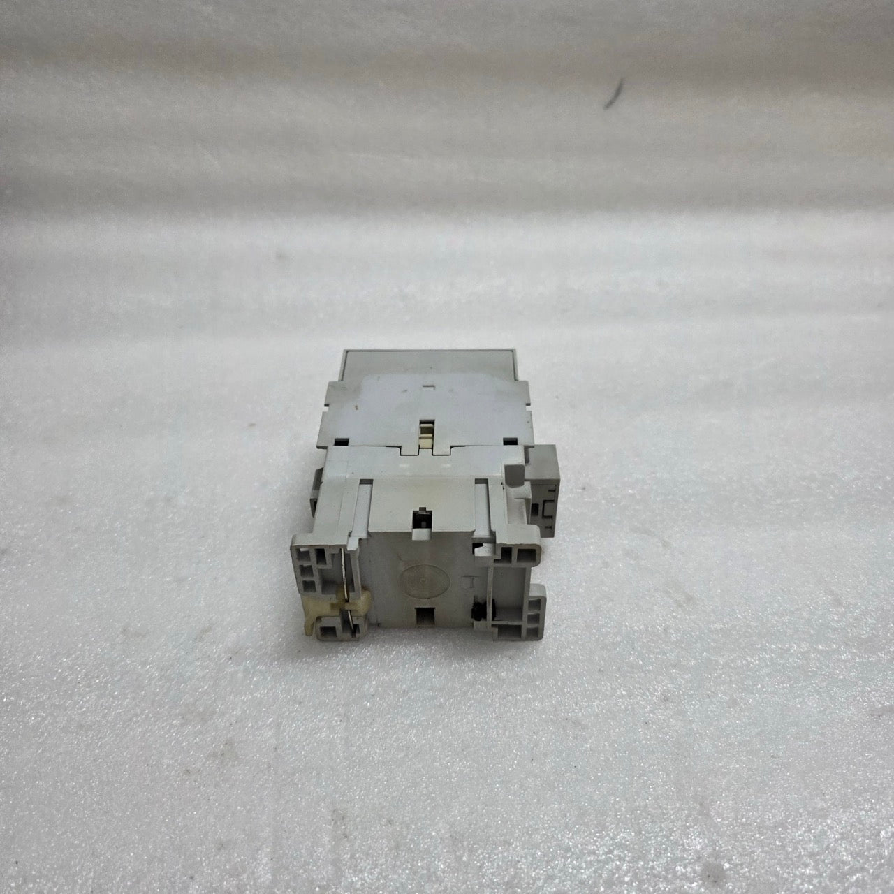 ALLEN-BRADLEY CAT 100-C30-00 SER C CONTACTOR COIL VOLTAGE 24V AC