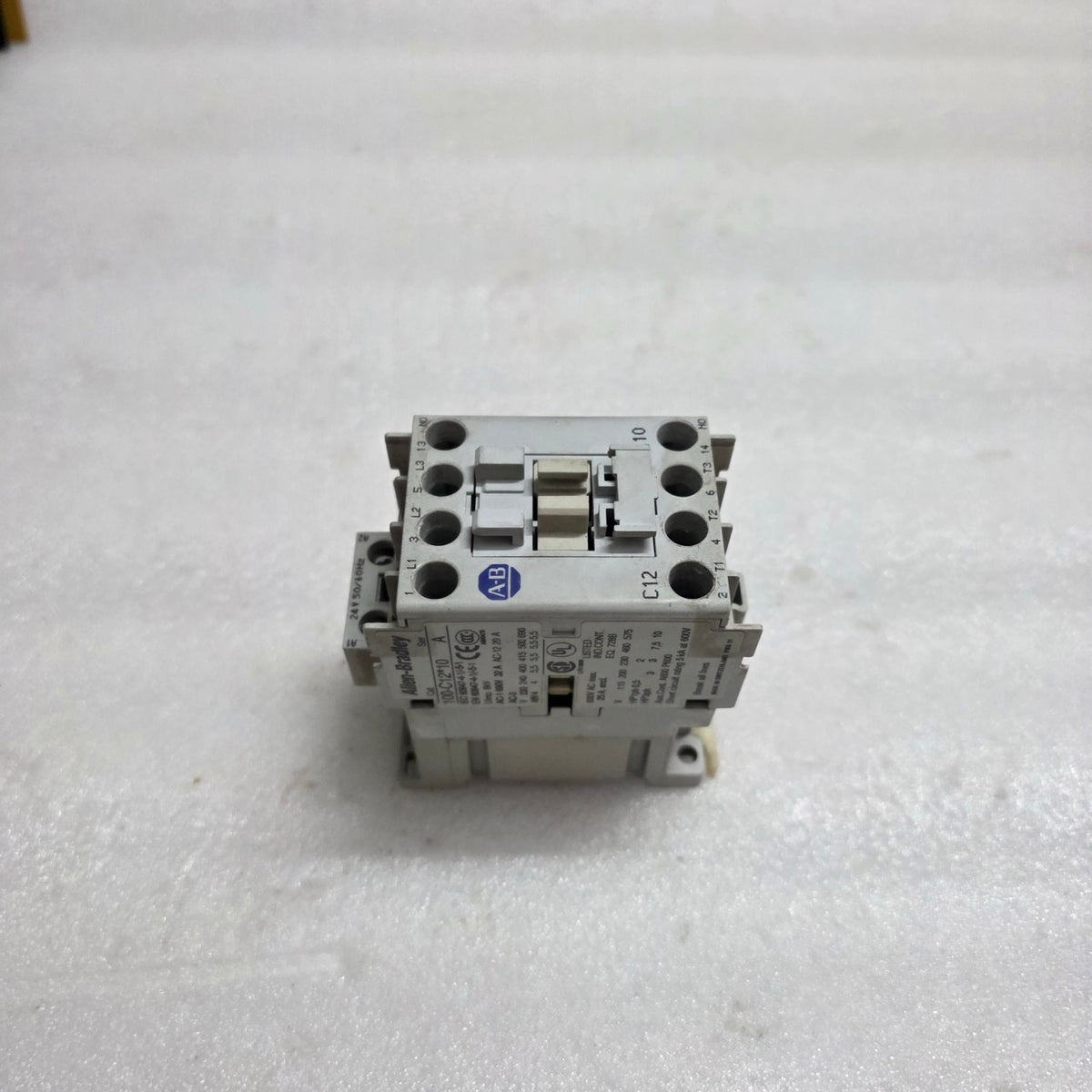 ALLEN-BRADLEY CAT 100-C12-10 SER A CONTACTOR COIL VOLTAGE 24V AC