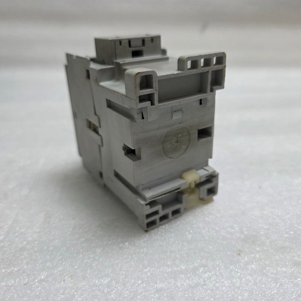 ALLEN-BRADLEY CAT 100-C12-10 SER A CONTACTOR COIL VOLTAGE 24V AC