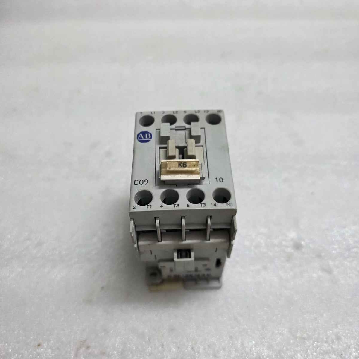 ALLEN-BRADLEY 100-C09-10 SER A CONTRACTOR COIL VOLTAGE 24V AC