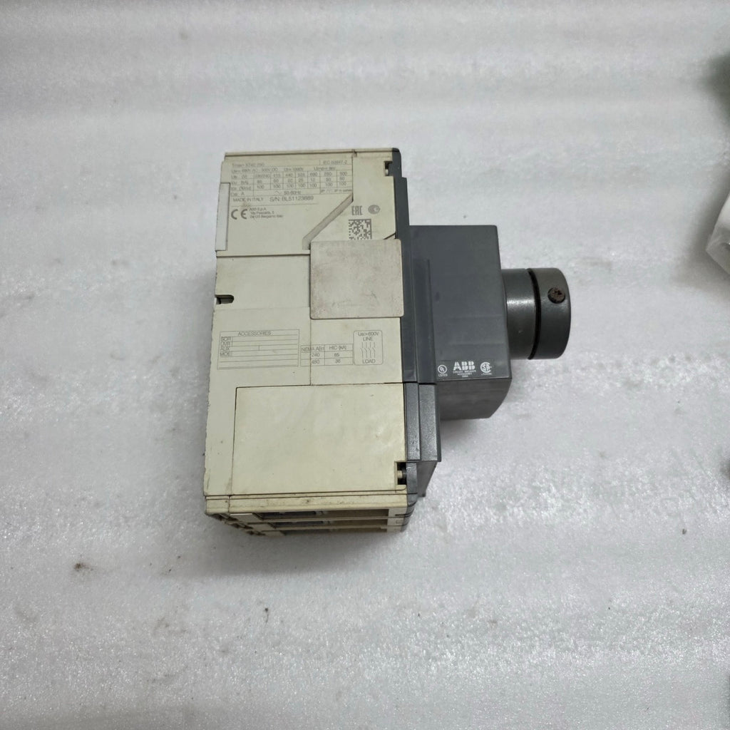 ABB XT4S 250 MOULDED CASE CIRCUIT BREAKER (MCCB) 3-POLE 250A 1SDA068475R1