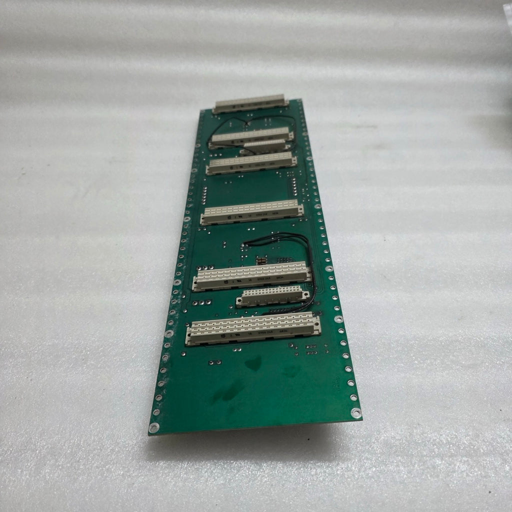 UNIVERSAL 4 X AMP/MON BACKPLANE 5173062 8004026A