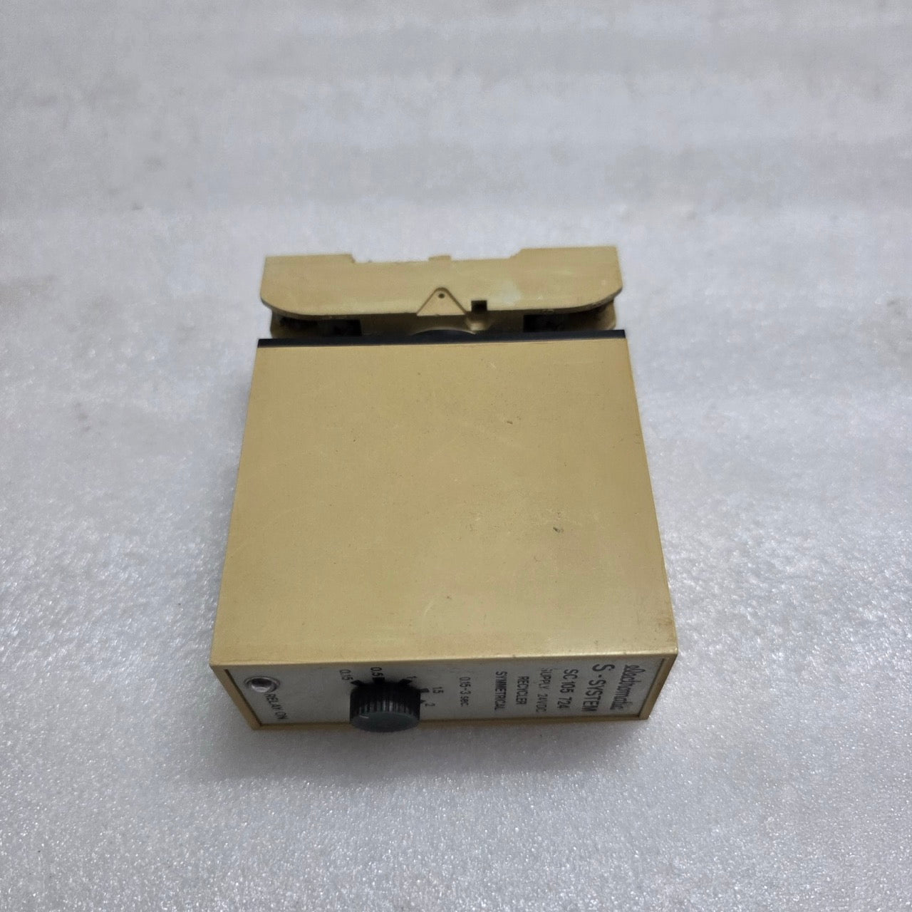 ELECTROMATIC SC 105 724 RECYCLER (SYMMETRICAL FLASHER) TIMER RELAY 24VDC
