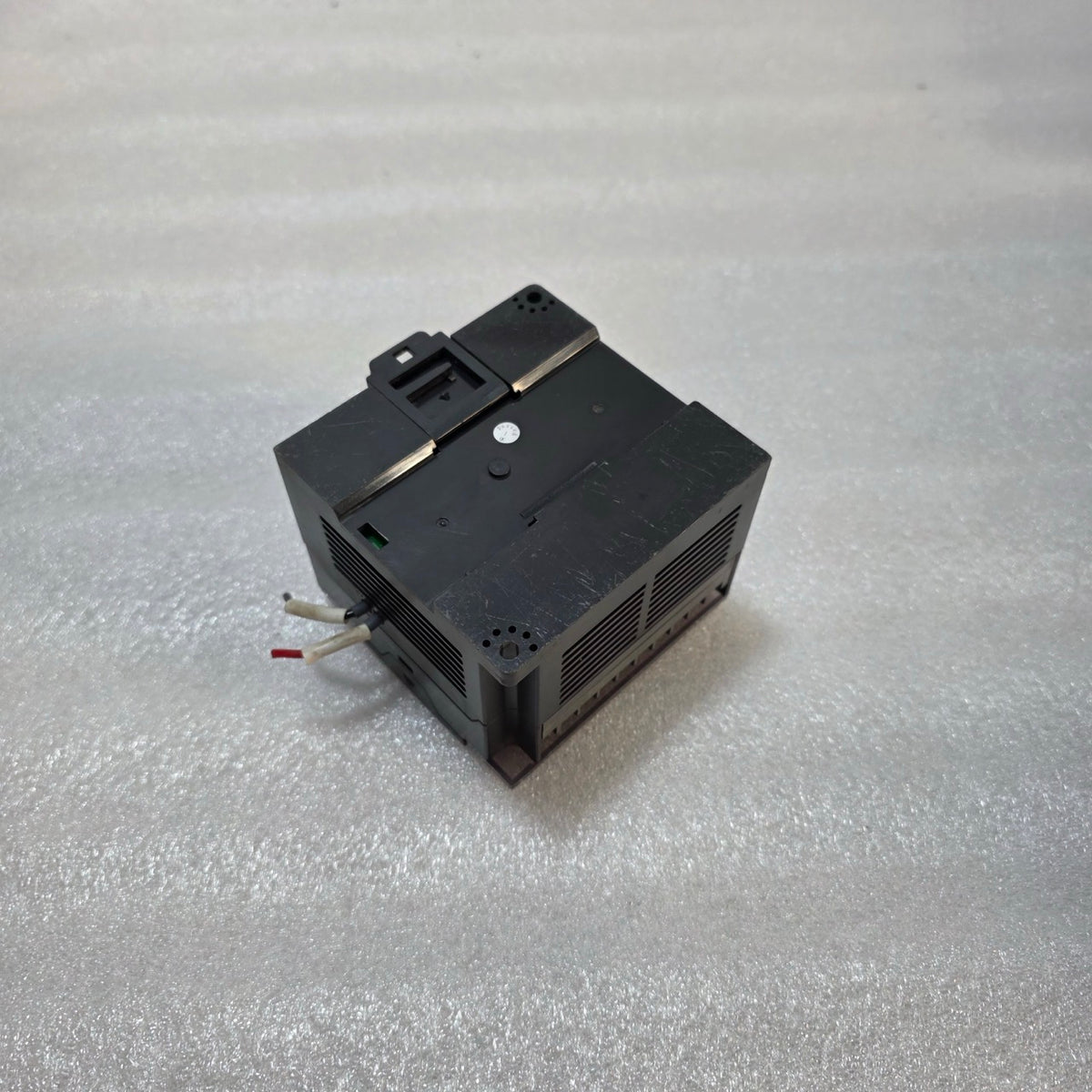 SUZHOU INOVANCE H1U-1410MR-XP AUTOMATION CONTROLLER 100-240V AC