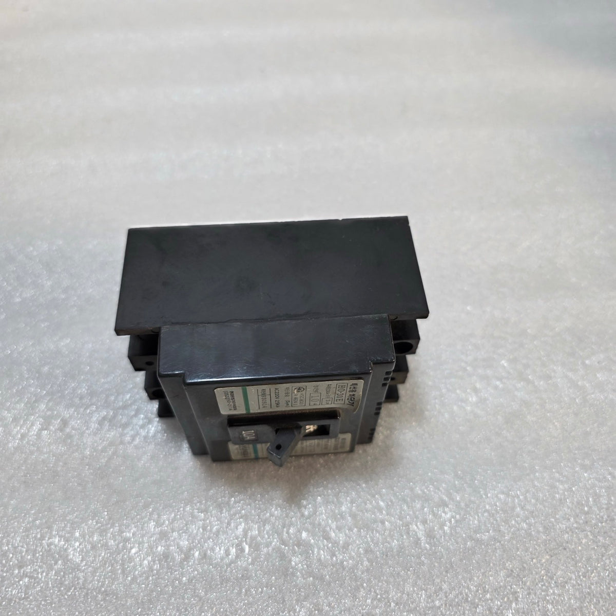 HYUNDAI ELECTRIC HO-30E 3 POLE MOLDED CASE CIRCUIT BREAKER (MCCB) 10A
