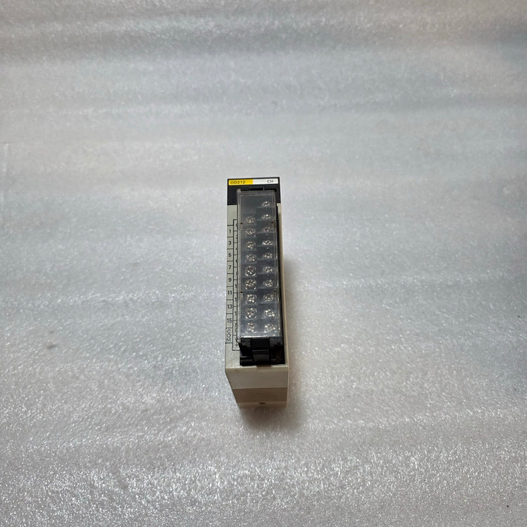 5 UNIT X OMRON C200H-OD212 TRANSISTOR OUTPUT MODULE LOT OF 5 UNIT