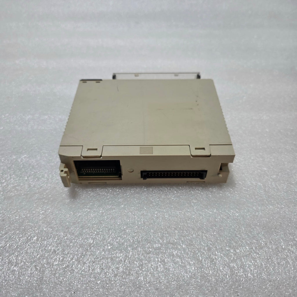 2 UNIT X OMRON C200H-IA122 AC DIGITAL INPUT MODULE LOT OF 2