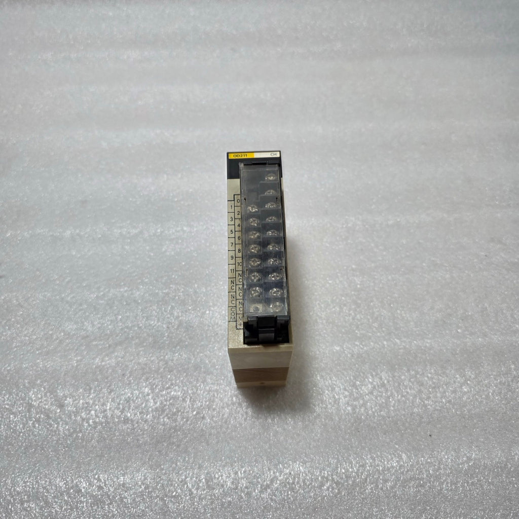 4 UNIT X OMRON C200H-OD211 TRANSISTOR OUTPUT MODULE LOT OF 4