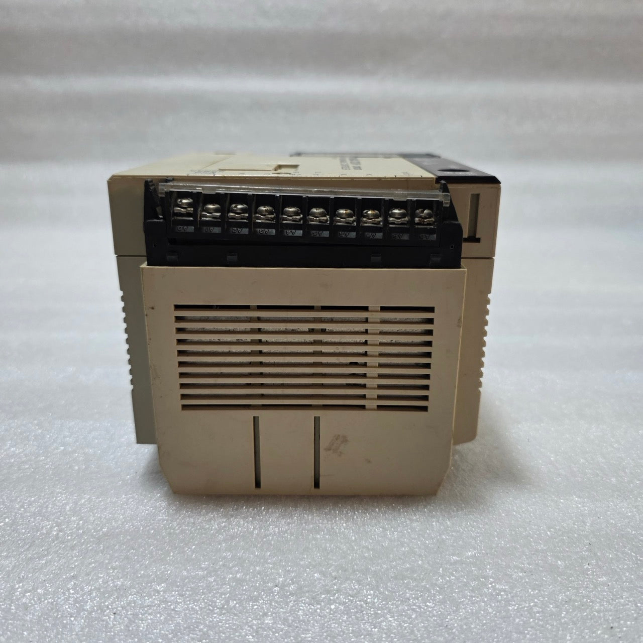 OMRON C200H-CPU03-E CPU MODULE / PROGRAMMABLE CONTROLLER 24VDC