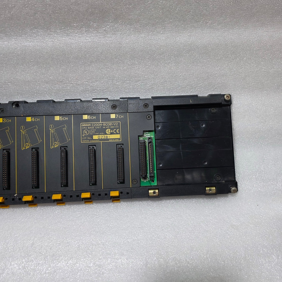 OMRON C200H-BC081-V2 CPU BASE UNIT / 8-SLOT BACKPLANE RACK