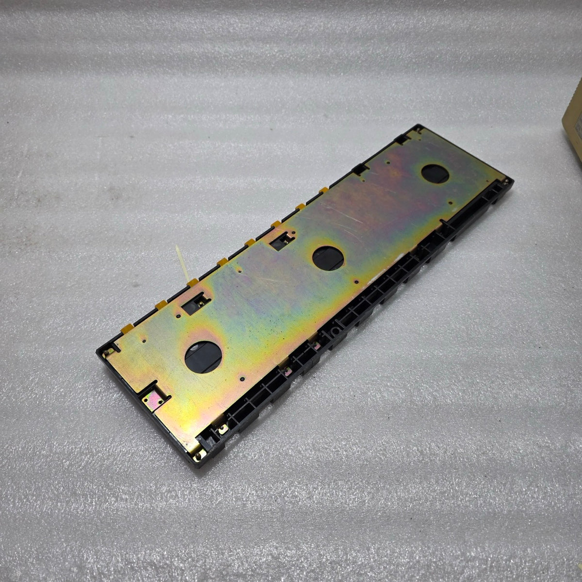 OMRON C200H-BC081-V2 CPU BASE UNIT / 8-SLOT BACKPLANE RACK