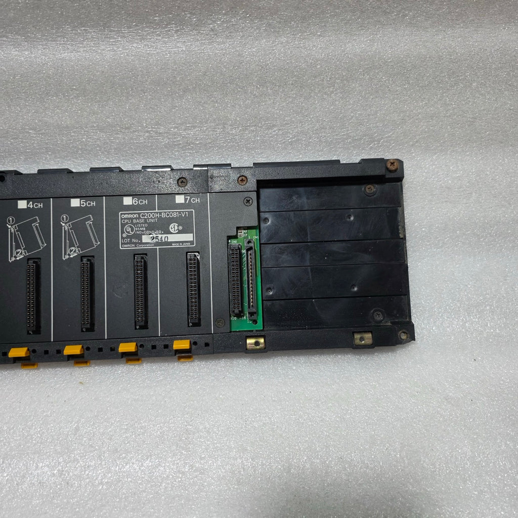 OMRON C200H-BC081-V1 CPU BASE UNIT / 8-SLOT BACKPLANE RACK