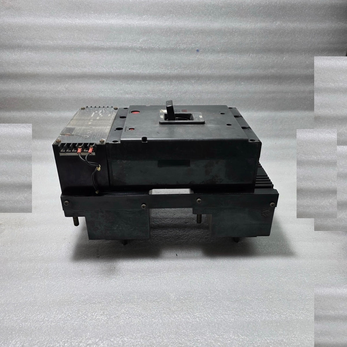 MITSUBISHI ABE 203-S AIR CIRCUIT BREAKER 104 A