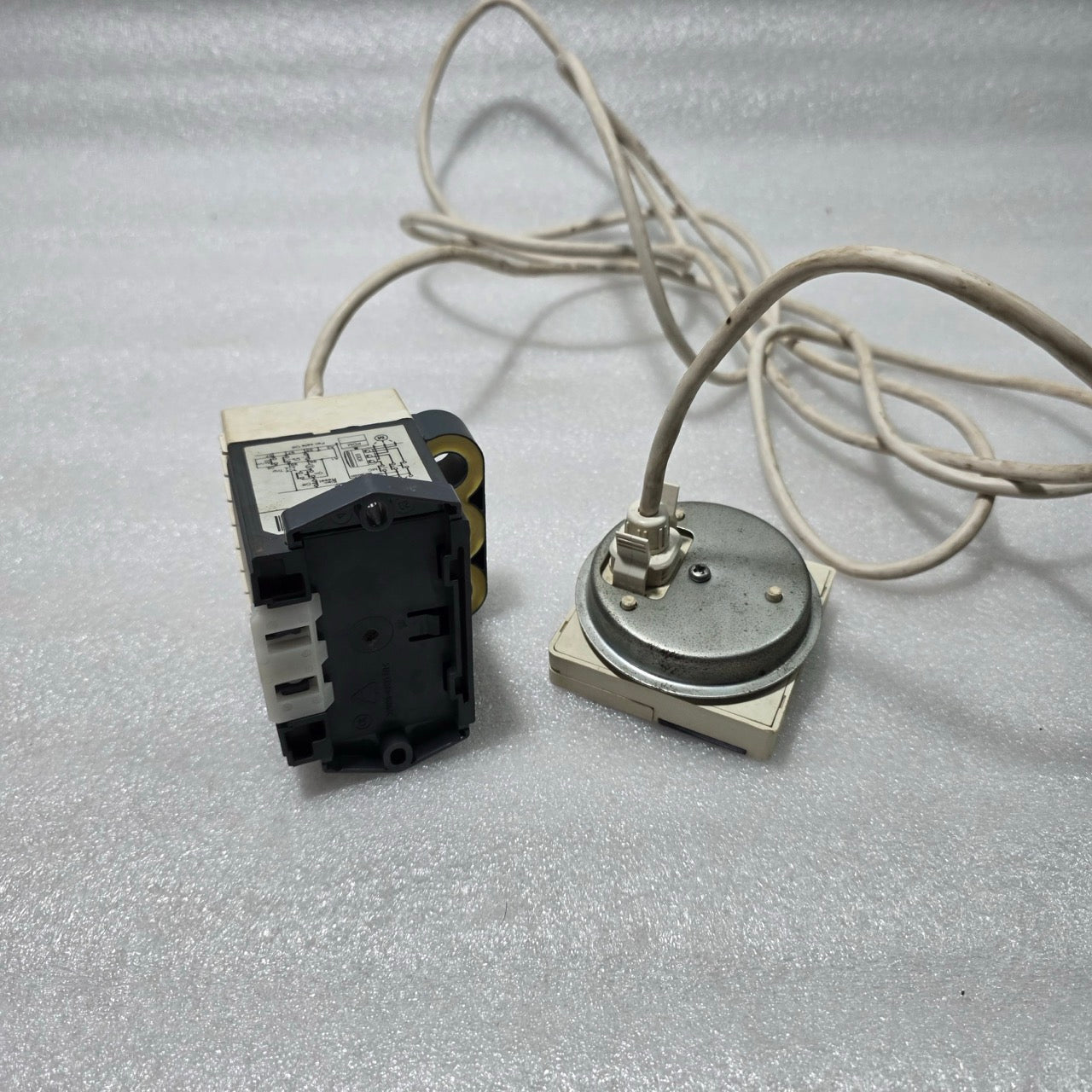 PDM ELECTRONIC OVER-CURRENT RELAY FDM2-H1DUW 100-240V AC/DC 0