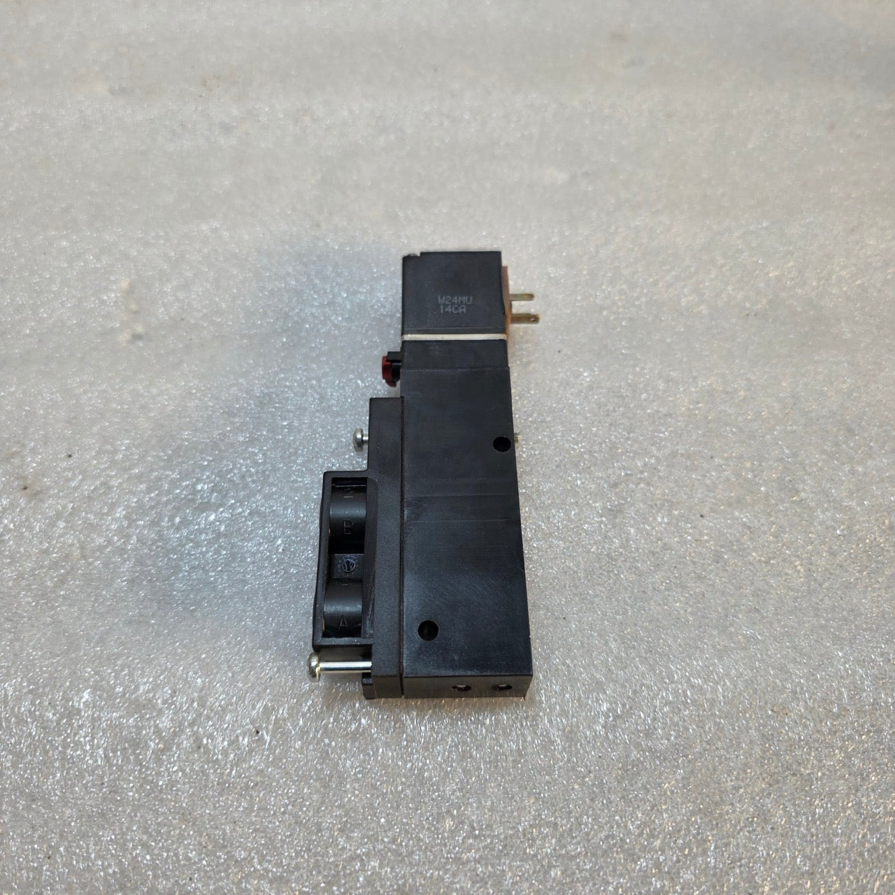 BÜRKERT 5470 G 4.0 4/2-WAY PNEUMATIC VALVE 00221081 24VDC