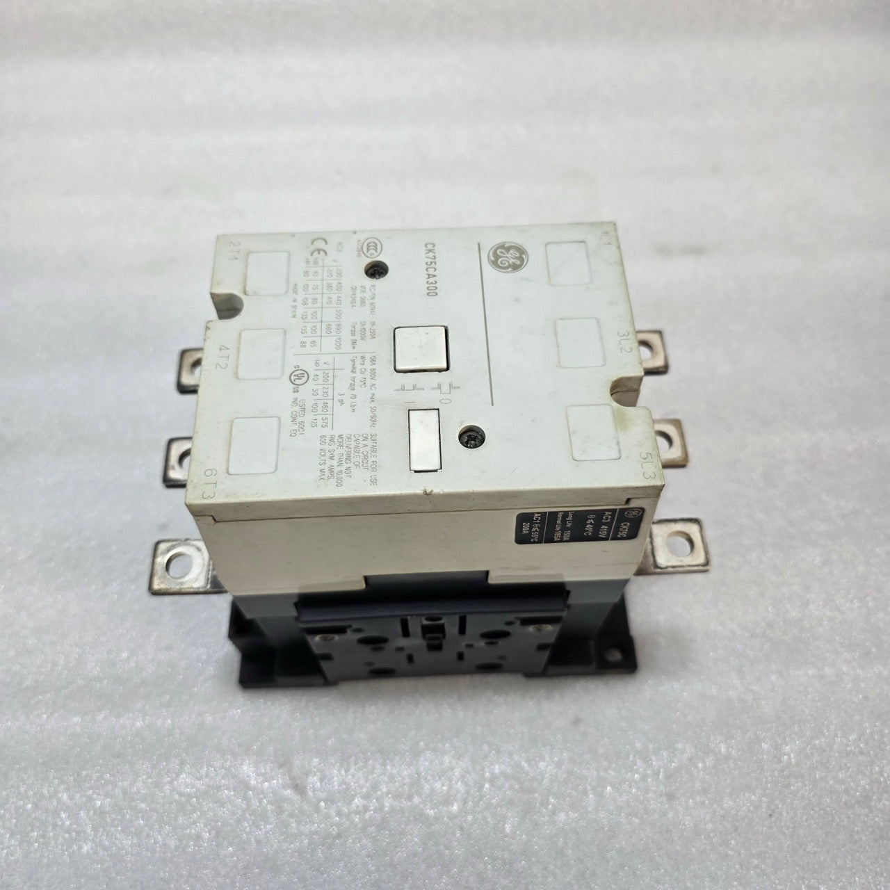 GENERAL ELECTRIC CK75CA300 3-POLE MAGNETIC CONTACTOR 150A