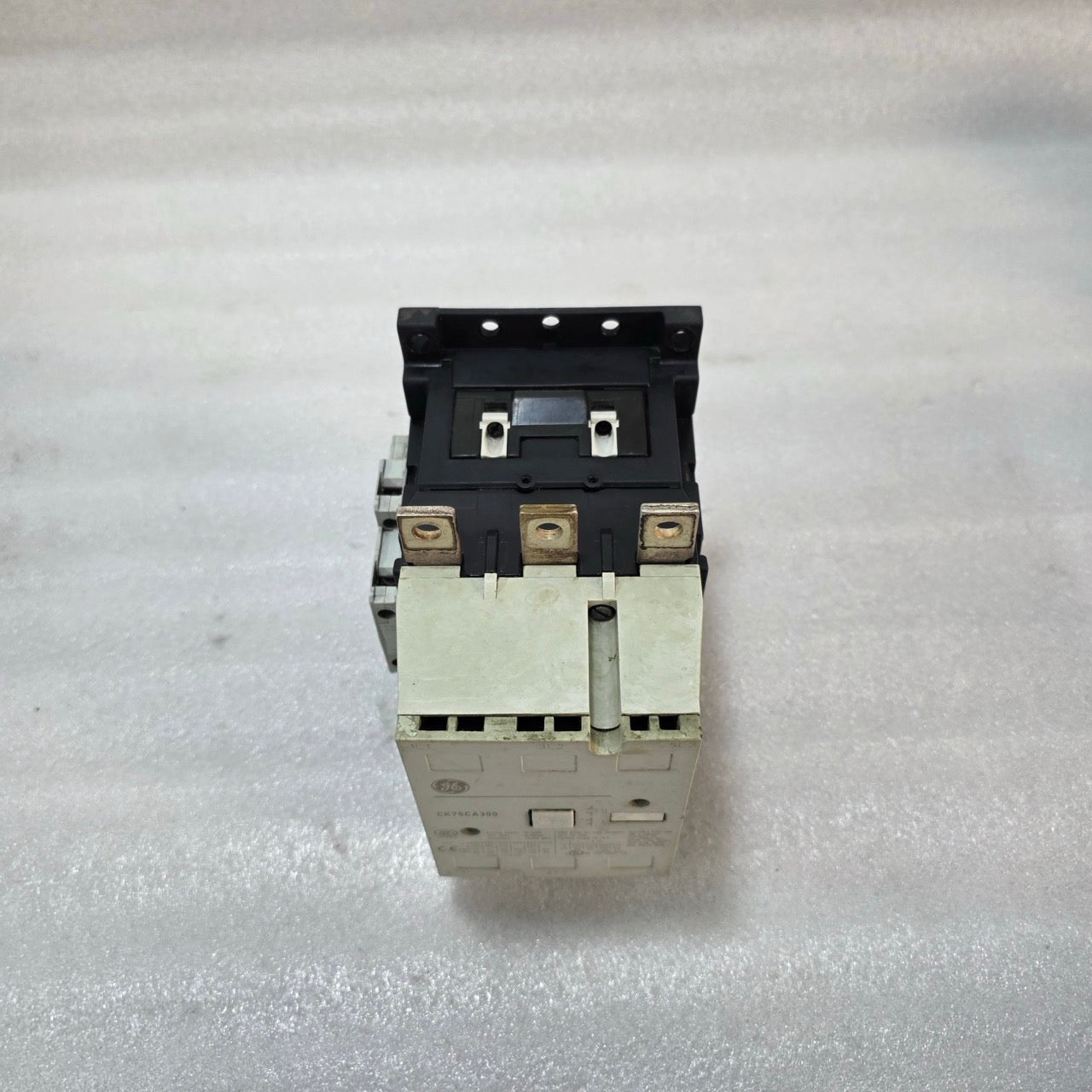 GENERAL ELECTRIC CK75CA300 3-POLE MAGNETIC CONTACTOR 150A