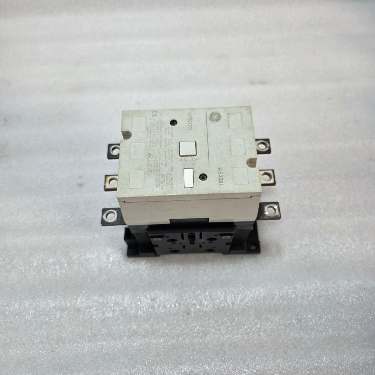 GENERAL ELECTRIC CK75CA300 3-POLE MAGNETIC CONTACTOR 150A 690V BCLL11
