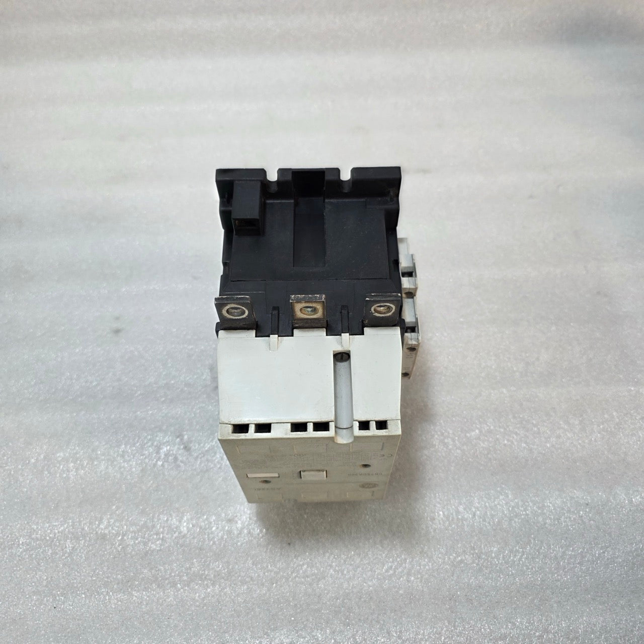 GENERAL ELECTRIC CK75CA300 3-POLE MAGNETIC CONTACTOR 150A 690V BCLL11