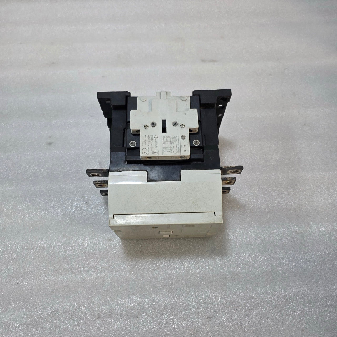 GENERAL ELECTRIC CK75CA300 3-POLE MAGNETIC CONTACTOR 150A 690V BCLL11