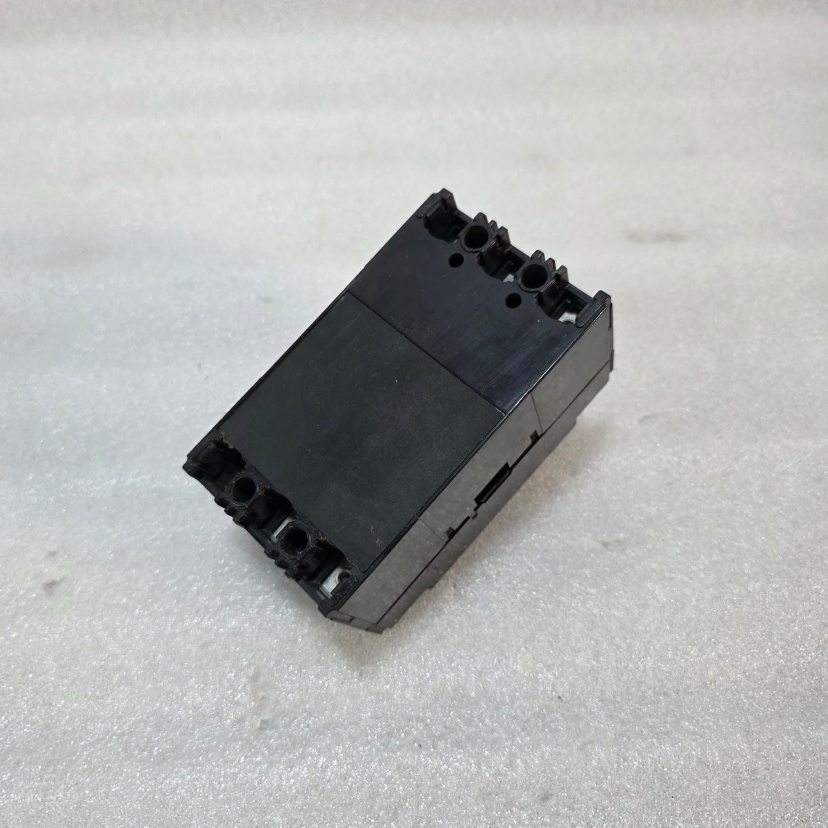 MITSUBISHI NF30-SS 3-POLE CIRCUIT BREAKER 10A