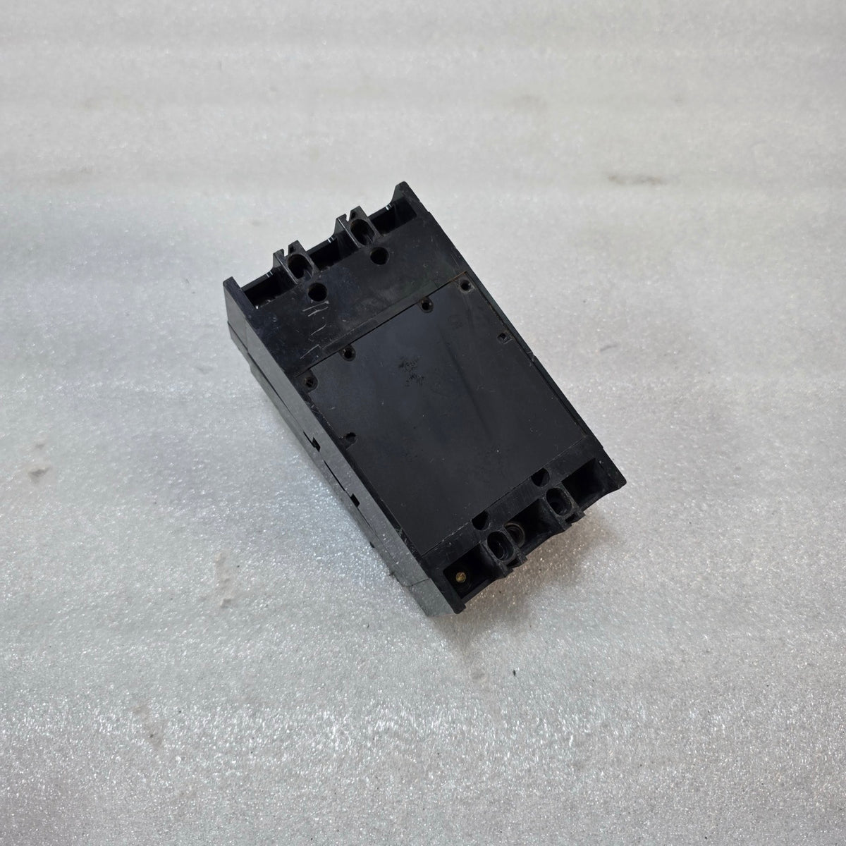 TERASAKI XS30NS 3-POLE CIRCUIT BREAKER 10A