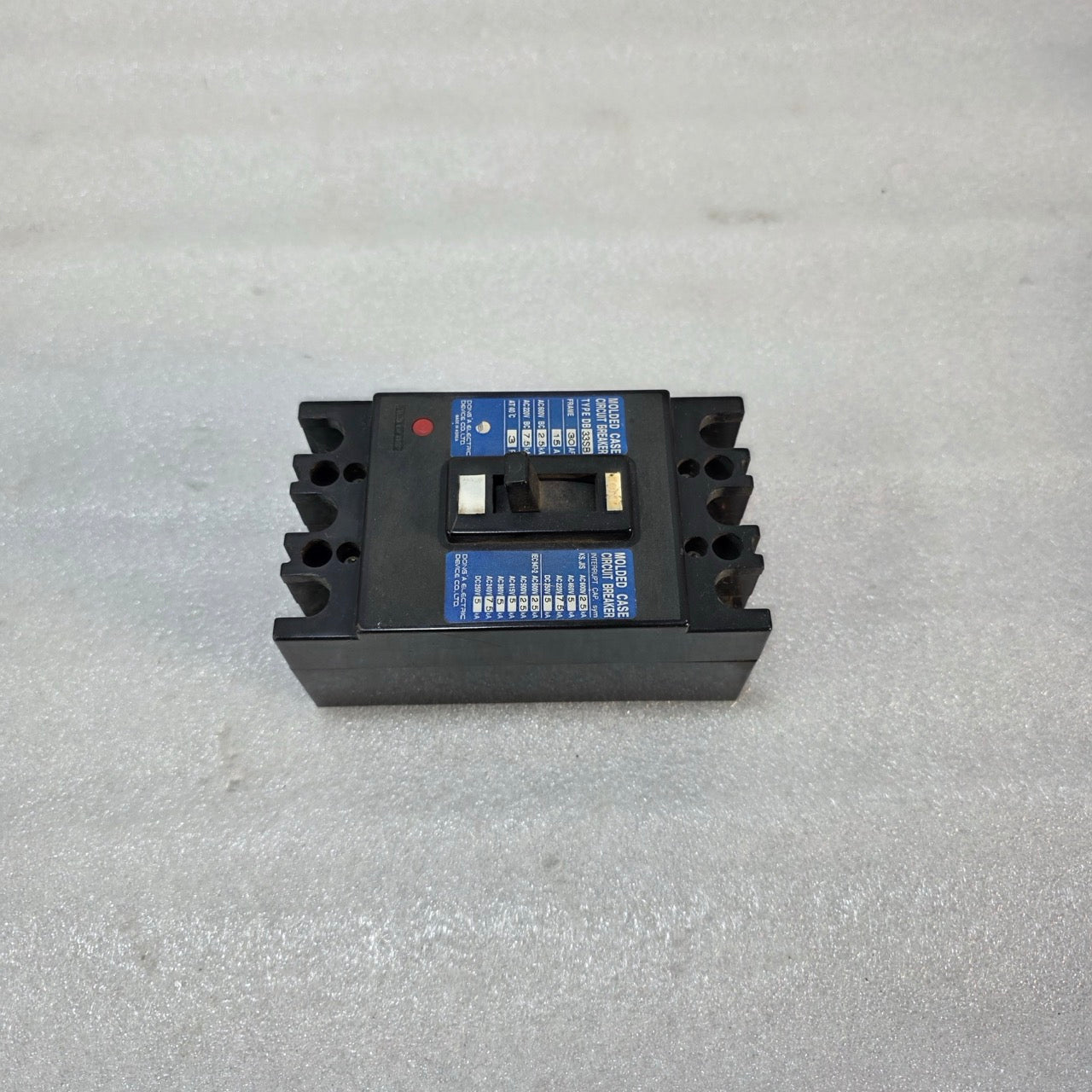 DONG DB 33SB 3-POLE CIRCUIT BREAKER 15A