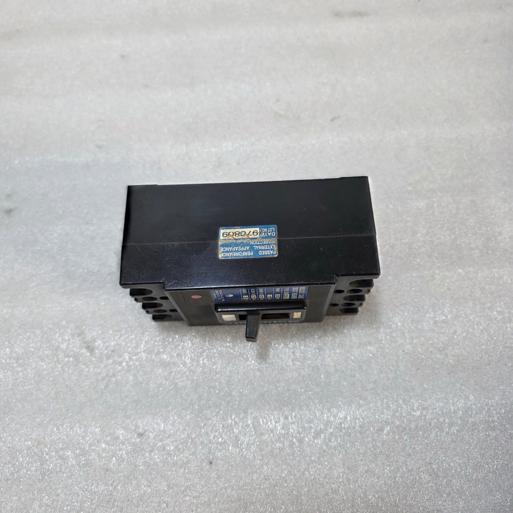 DONG DB 33SB 3-POLE CIRCUIT BREAKER 15A