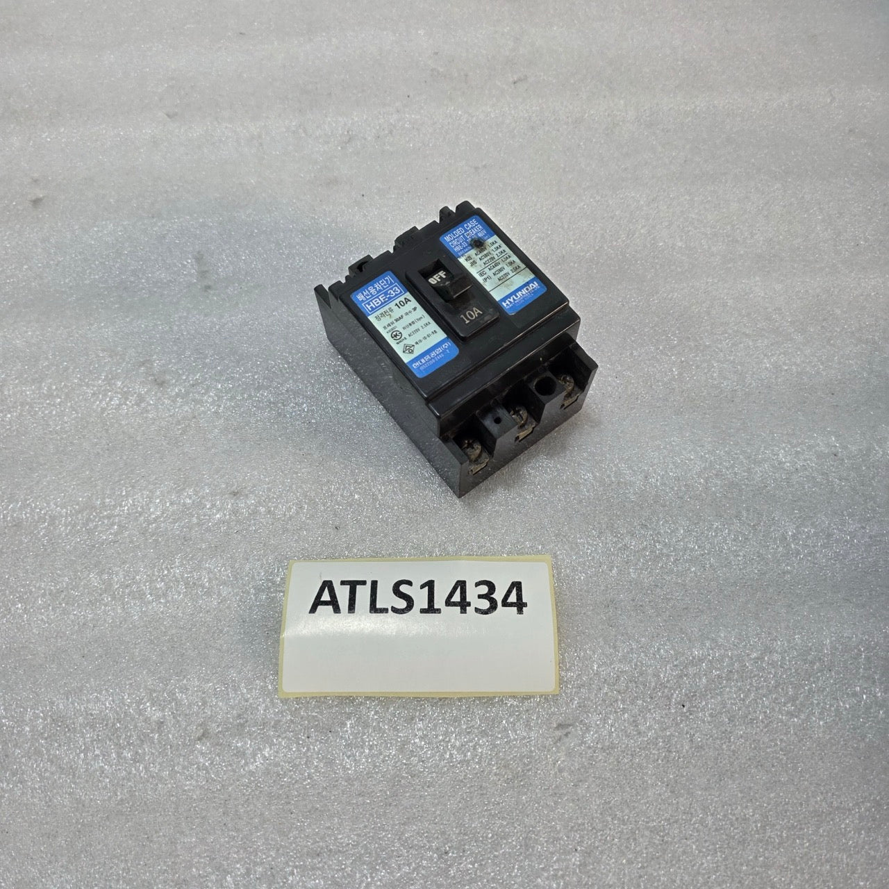 HYUNDAI HBE-33 3-POLE CIRCUIT BREAKER 10A