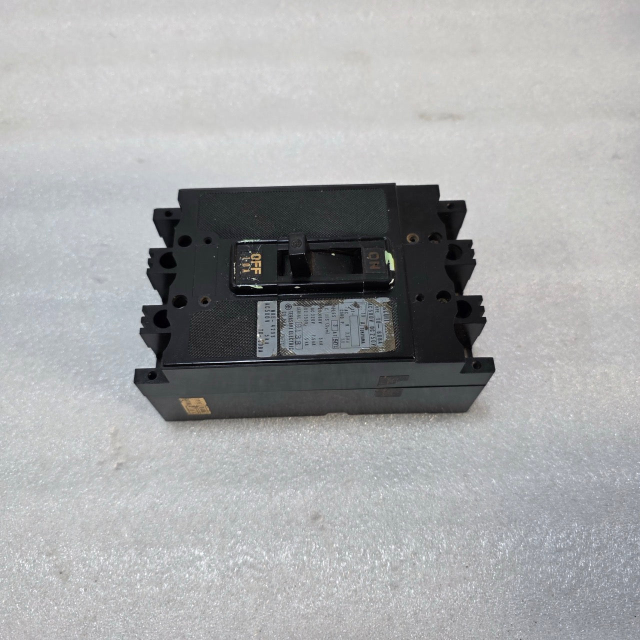 TERASAKI TO-60BA 3-POLE CIRCUIT BREAKER 10A