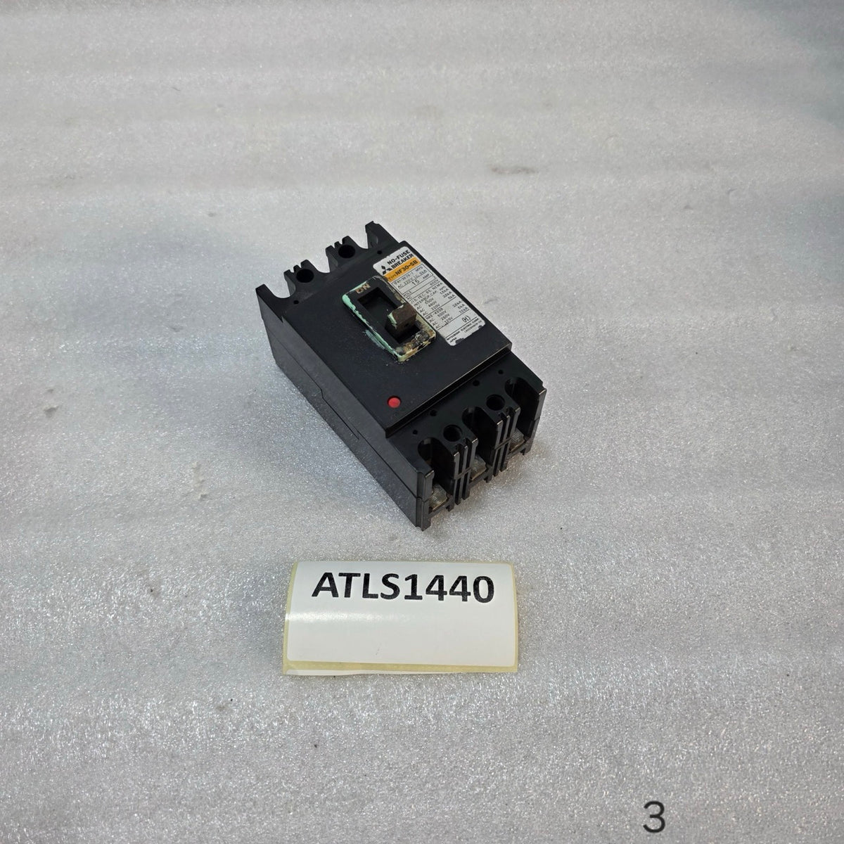 3 UNIT X MITSUBISHI NF30-SB 3 POLE CIRCUIT BREAKER 15A X LOT OF 3 UNIT
