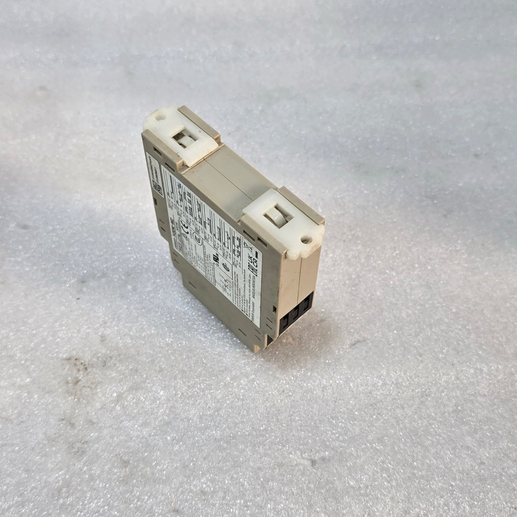 OMRON H3DK-M2 SOLID-STATE TIMER RELAY 24–240 VAC/VDC