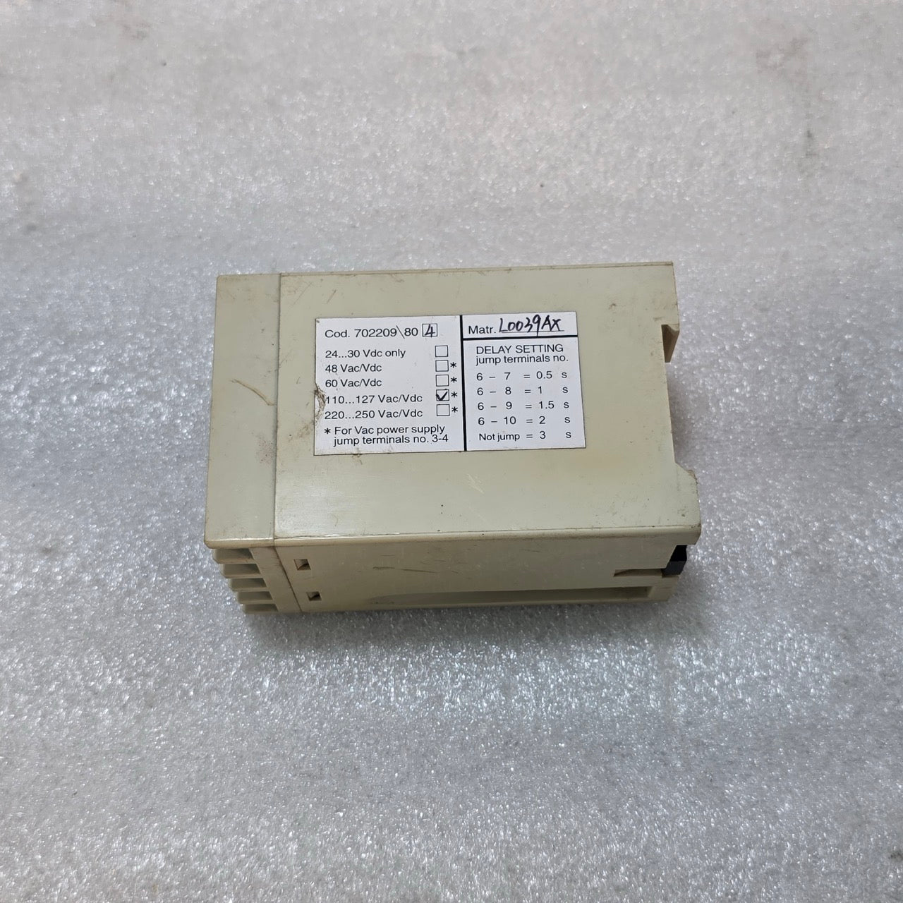 ABB SACE YU DELAY 702209/80 4 ELECTRONIC TIME DELAY RELAY 110–127 VAC/VDC