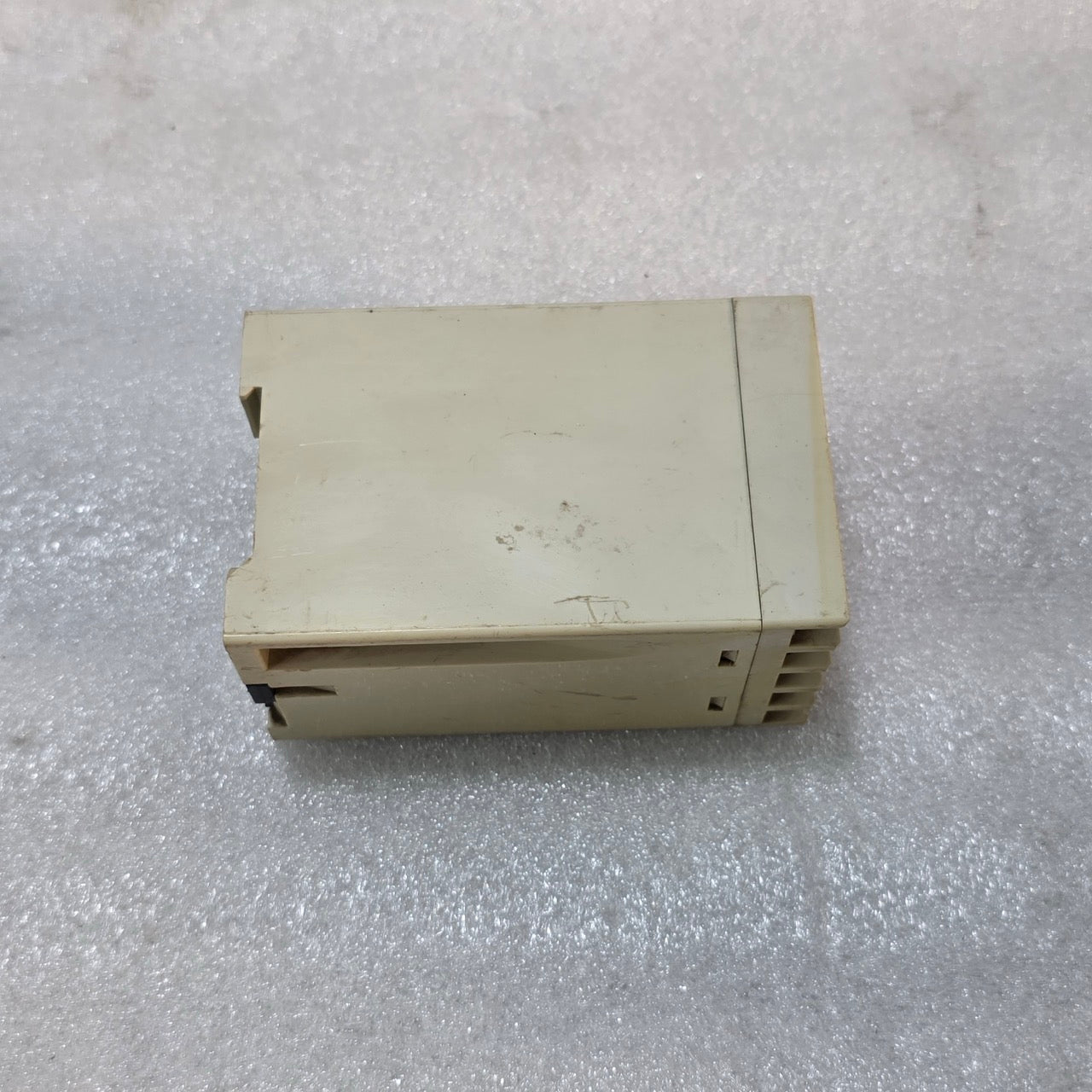 ABB SACE YU DELAY 702209/80 4 ELECTRONIC TIME DELAY RELAY 110–127 VAC/VDC