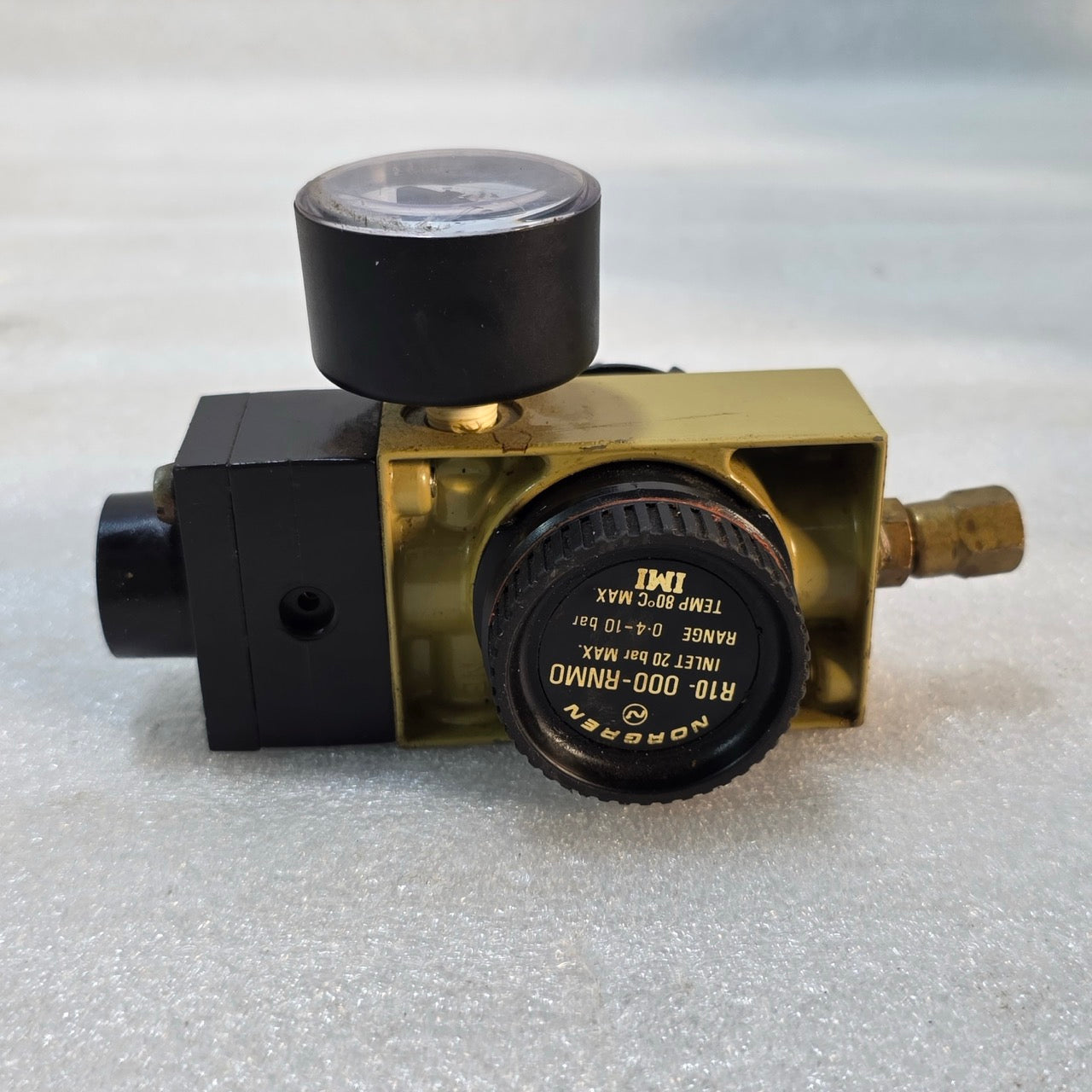 IMI NORGREN R10-000-RNM0 PNEUMATIC PRESSURE REGULATOR 0.4-10 BAR