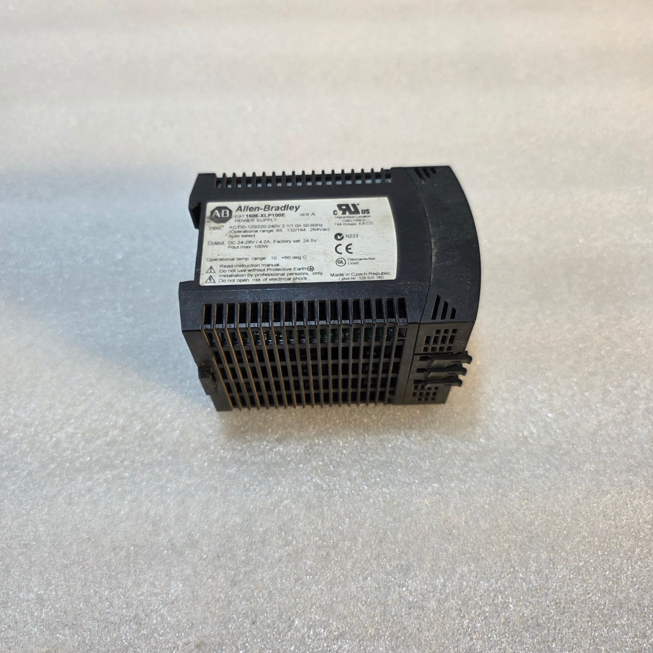 ALLEN-BRADLEY CAT 1606-XLP100E SER A INDUSTRIAL SWITCHING POWER SUPPLY
