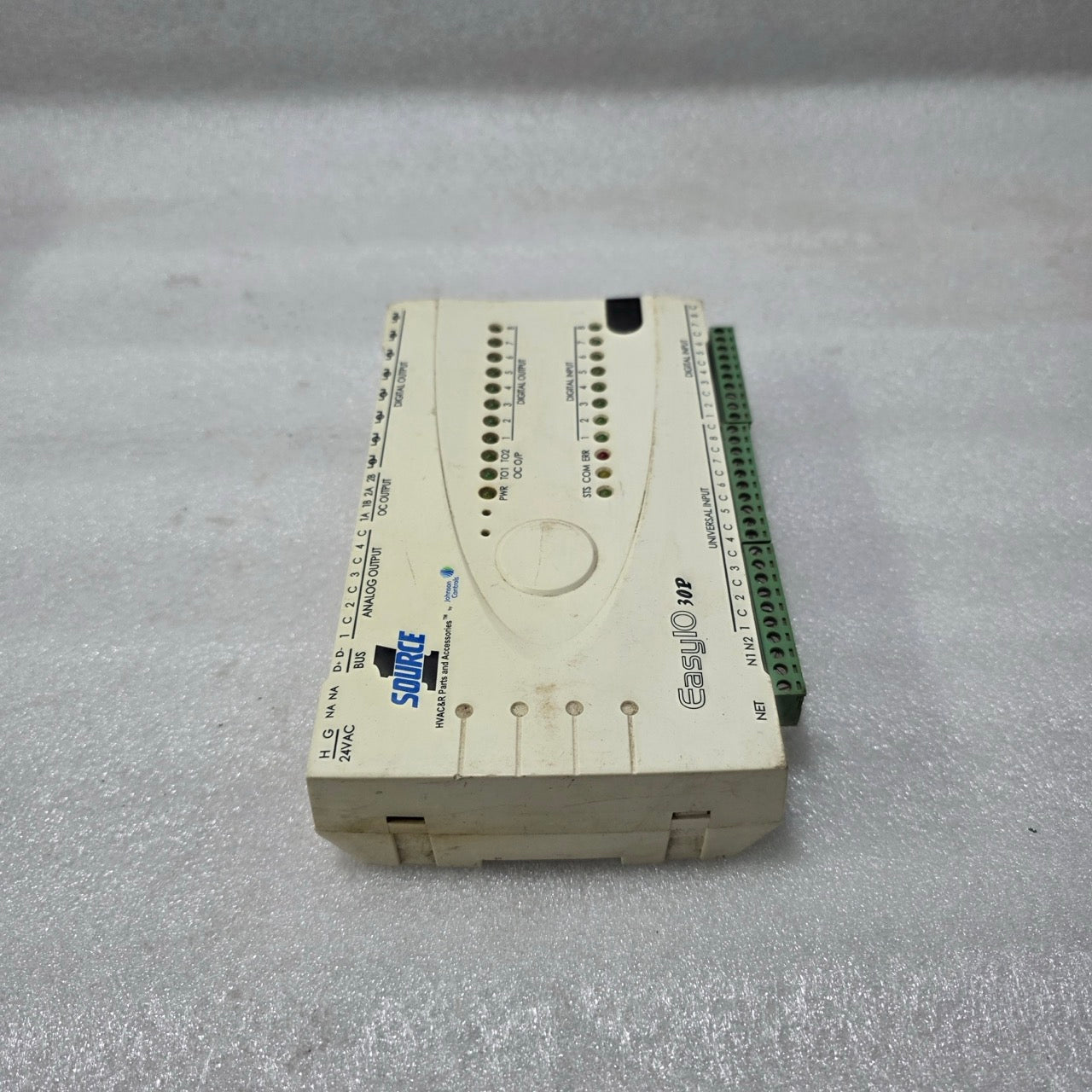 EASYIO 30P PROGRAMMABLE HVAC CONTROLLER WITH UNIVERSAL I/O 24 VAC