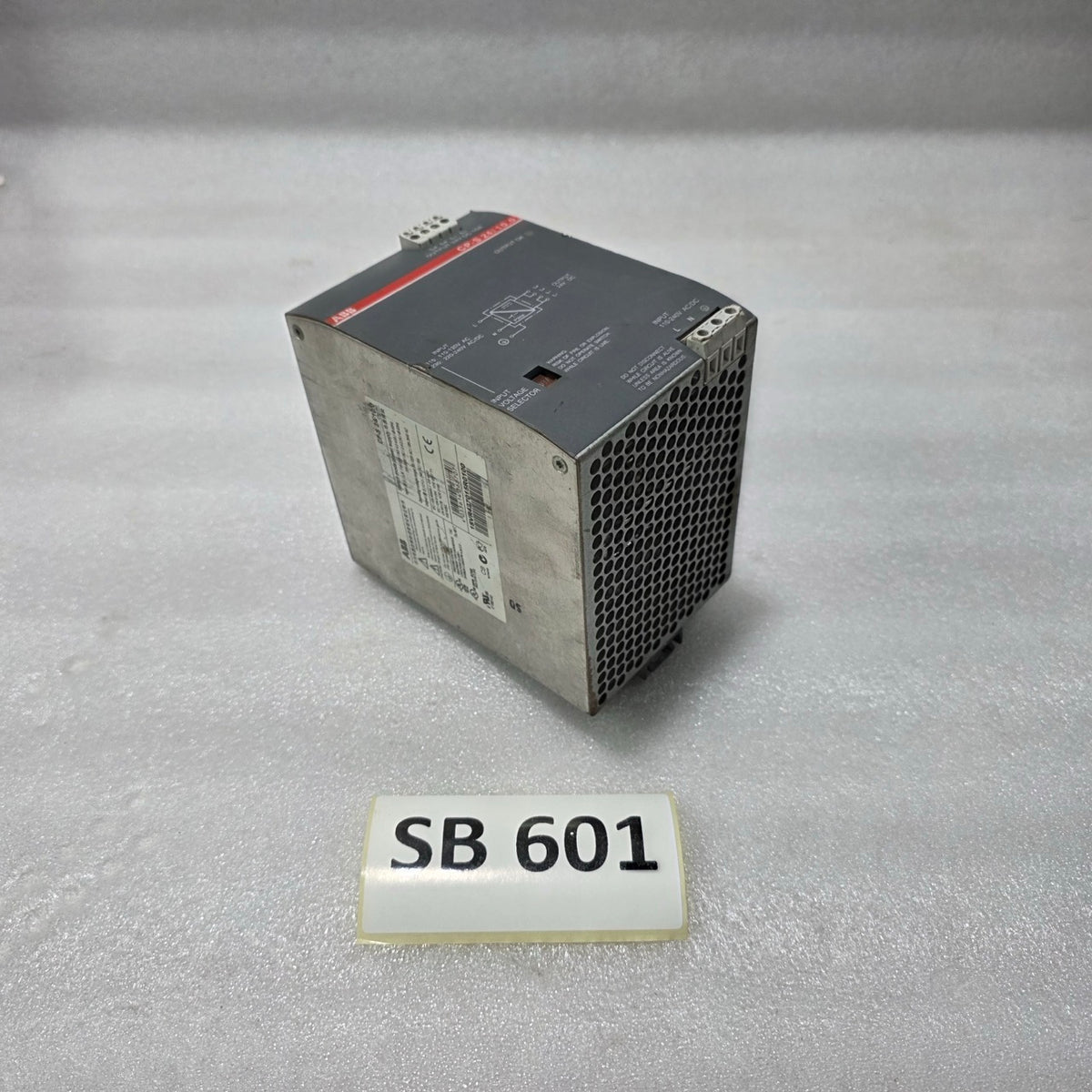 ABB CP-S 24/10.0 – SWITCH-MODE DIN-RAIL POWER SUPPLY, 24 V DC, 10 A 1SVR427015R0