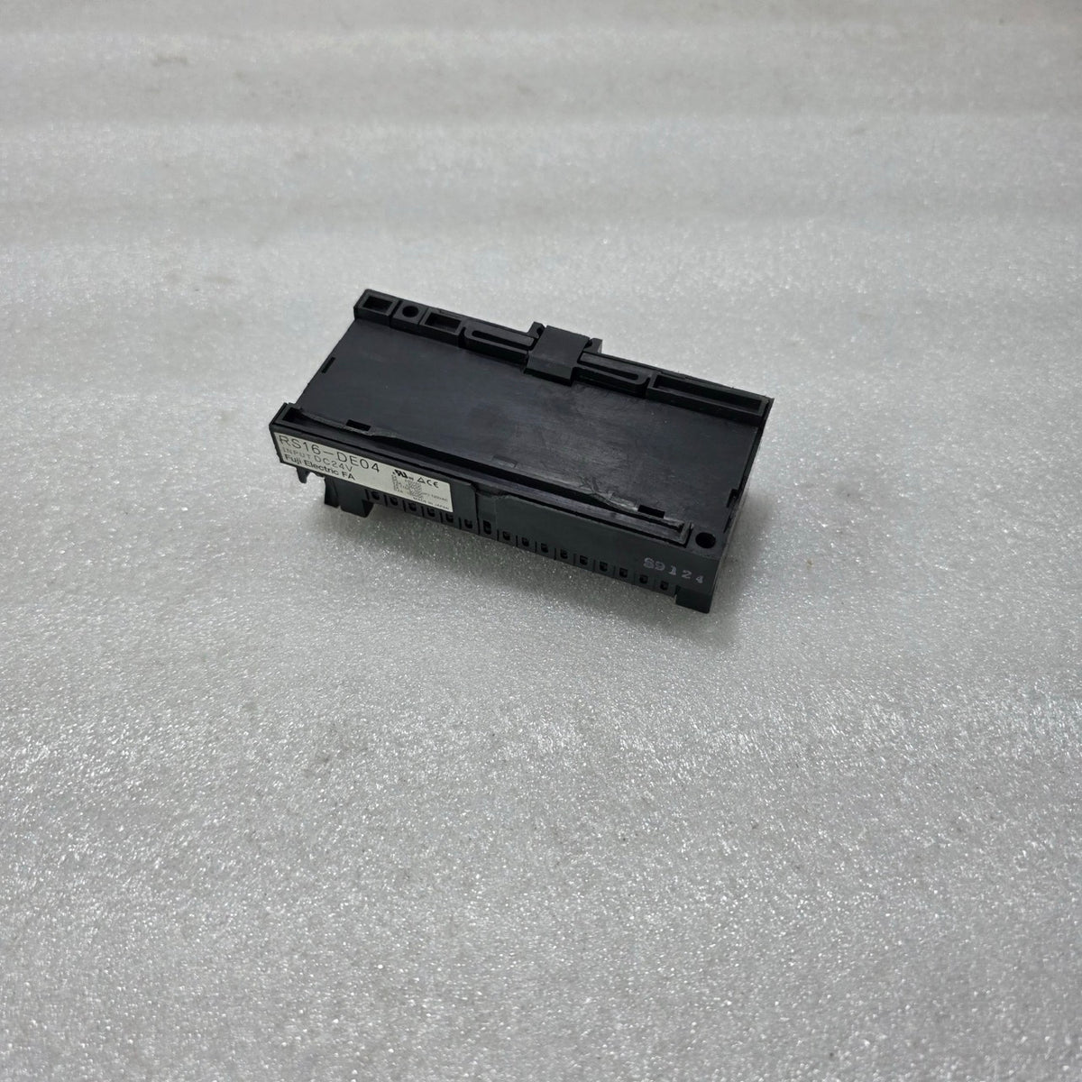 FUJI ELECTRIC RS16-DE04 DIGITAL OUTPUT TERMINAL MODULE (24V DC INPUT)