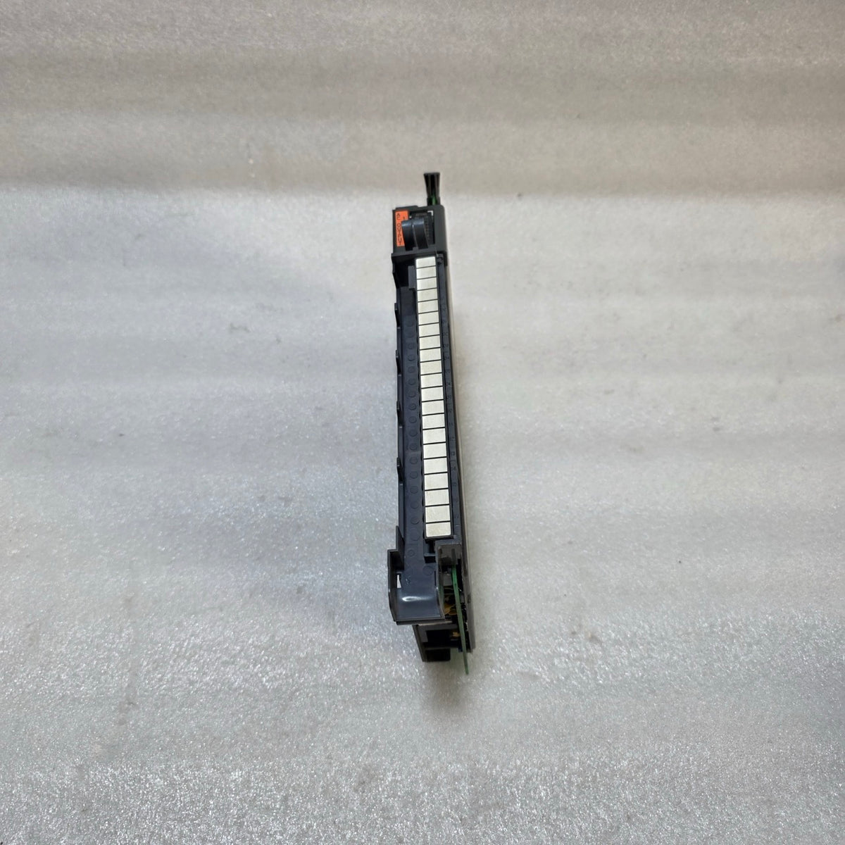ALLEN-BRADLEY 1771-OA SERIES B AC OUTPUT MODULE | 120V AC | 8-CHANNEL PLC-5 I/O