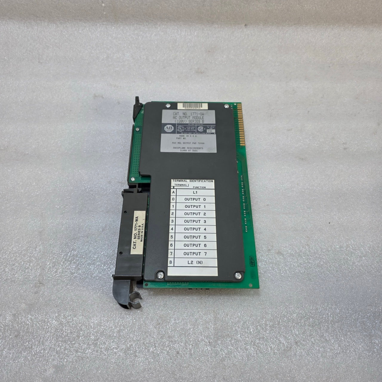 ALLEN-BRADLEY 1771-OA SERIES B AC OUTPUT MODULE | 120V AC | 8-CHANNEL PLC-5 I/O