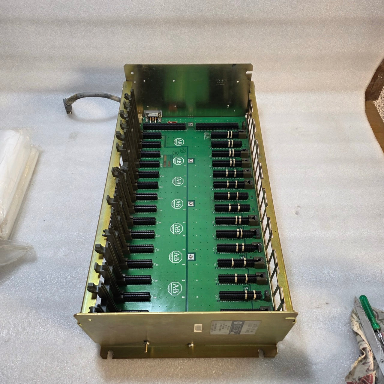ALLEN-BRADLEY 1771-A4B 16-SLOT PLC I/O CHASSIS | 5V BACKPLANE 28A | PLC-5 SERIES