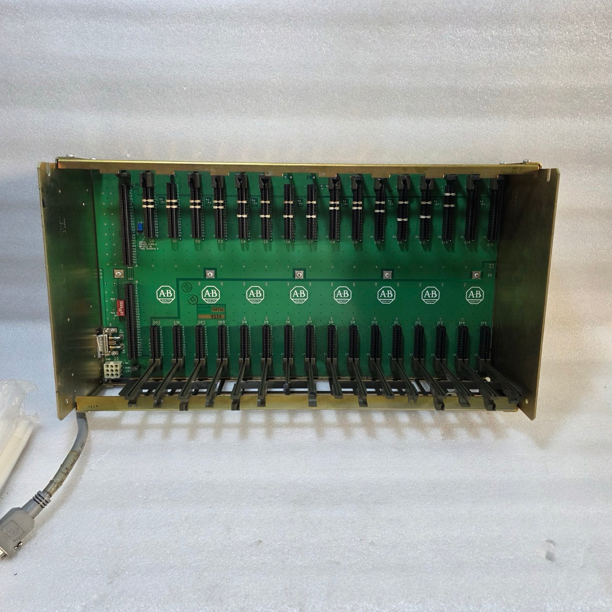 ALLEN-BRADLEY 1771-A4B 16-SLOT PLC I/O CHASSIS | 5V BACKPLANE 28A | PLC-5 SERIES