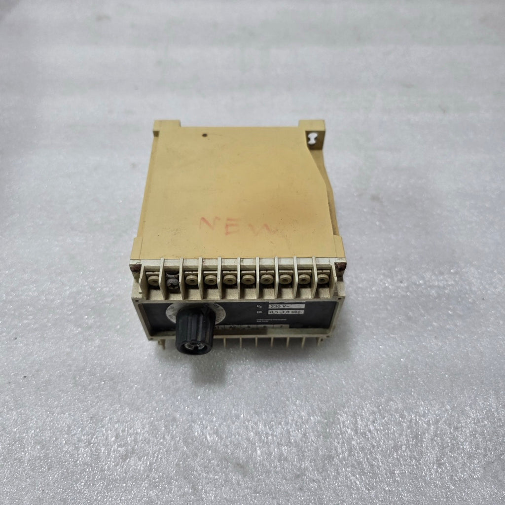 RC 324152 TIME DELAY RELAY 230V AC ADJUSTABLE 0.5–3.0 SECONDS INDUSTRIAL CONTROL