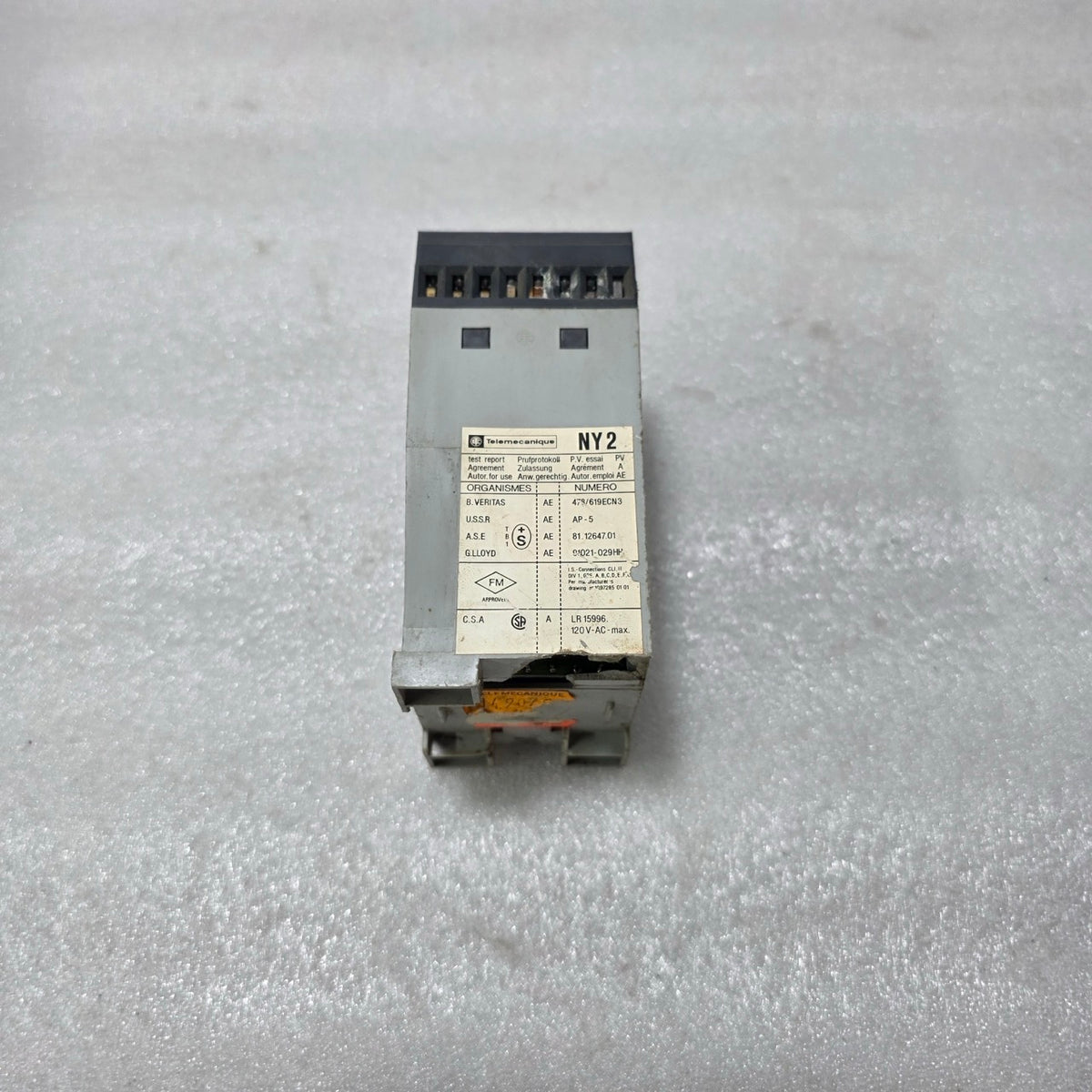 TELEMECANIQUE NY2 B21 INTRINSICALLY SAFE CONTROL RELAY MODULE | 110/220VAC 50/60