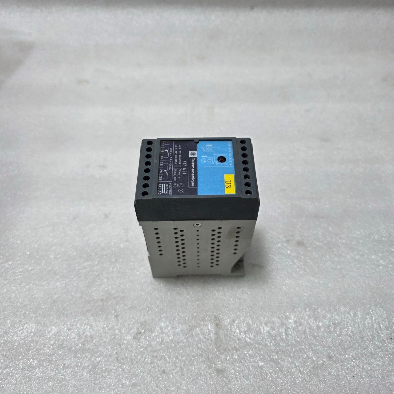 Telemecanique NY2 A21 Intrinsically Safe Barrier Relay NY2A21 110-220V AC