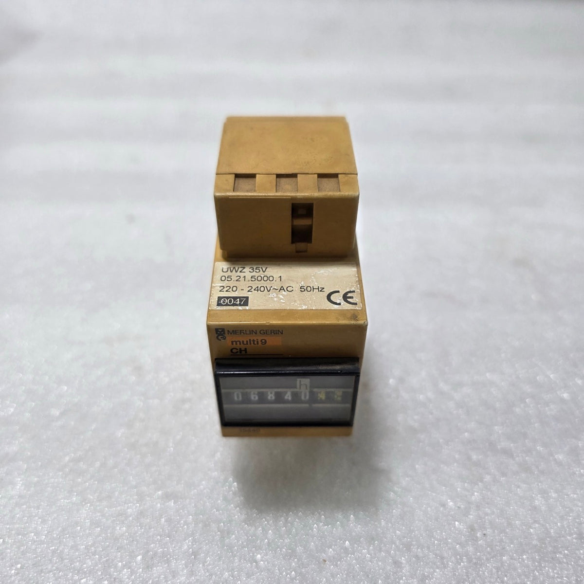 MERLIN GERIN MULTI 9 CH UWZ 35V HOUR METER 220–240V AC 50HZ