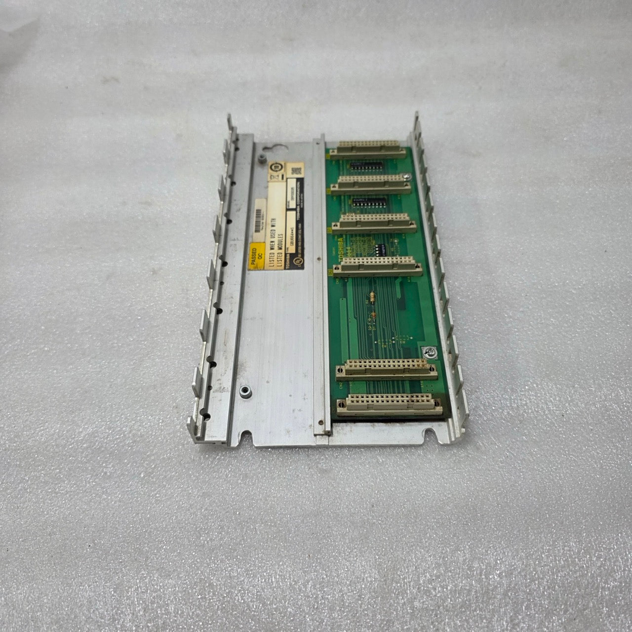 TOSHIBA GBU664S PLC BASE UNIT / RACK ASSEMBLY | INDUSTRIAL CONTROL MODULE | MADE