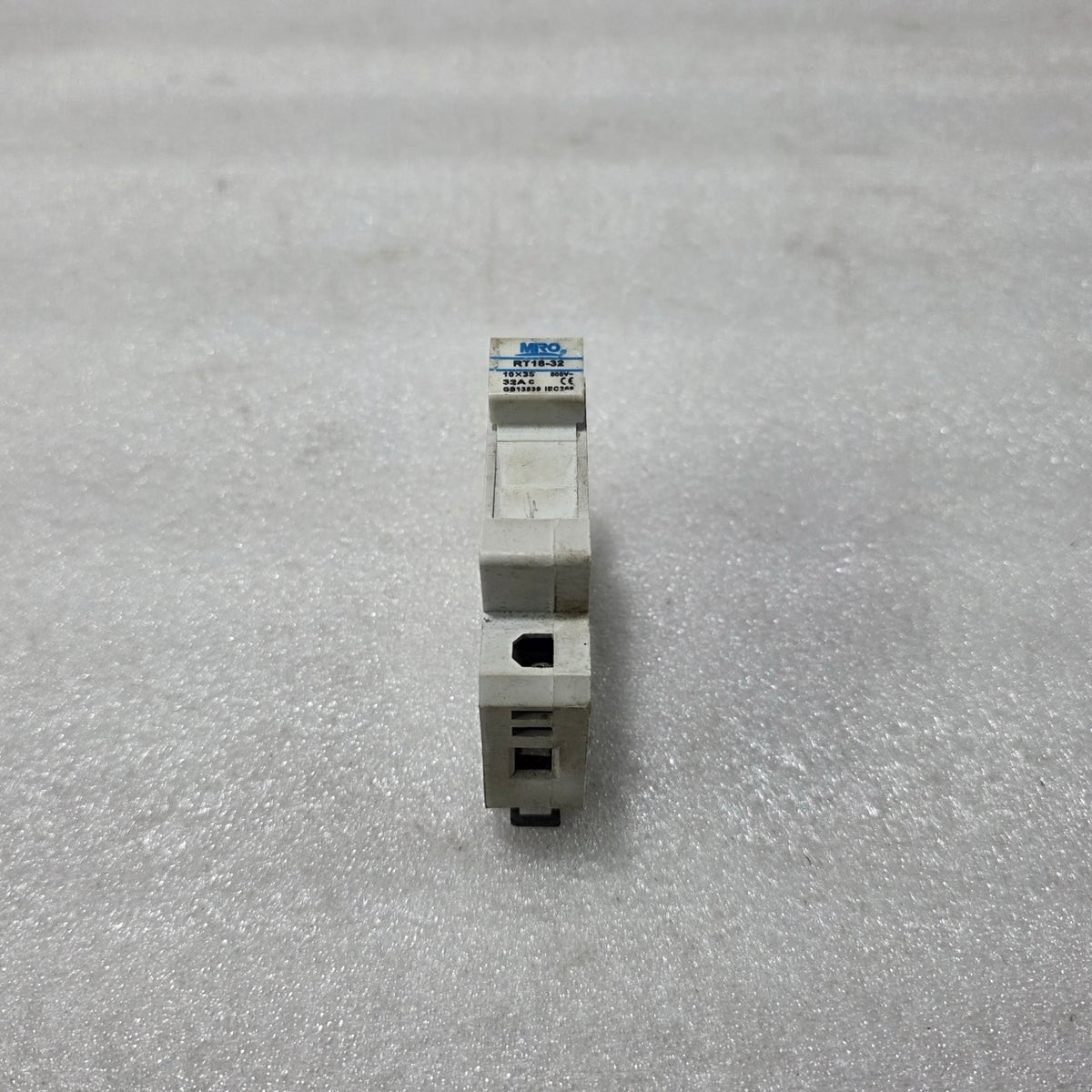 MRO RT18-32 10A 800V DIN RAIL FUSE HOLDER | 10×38 MM FUSE BASE