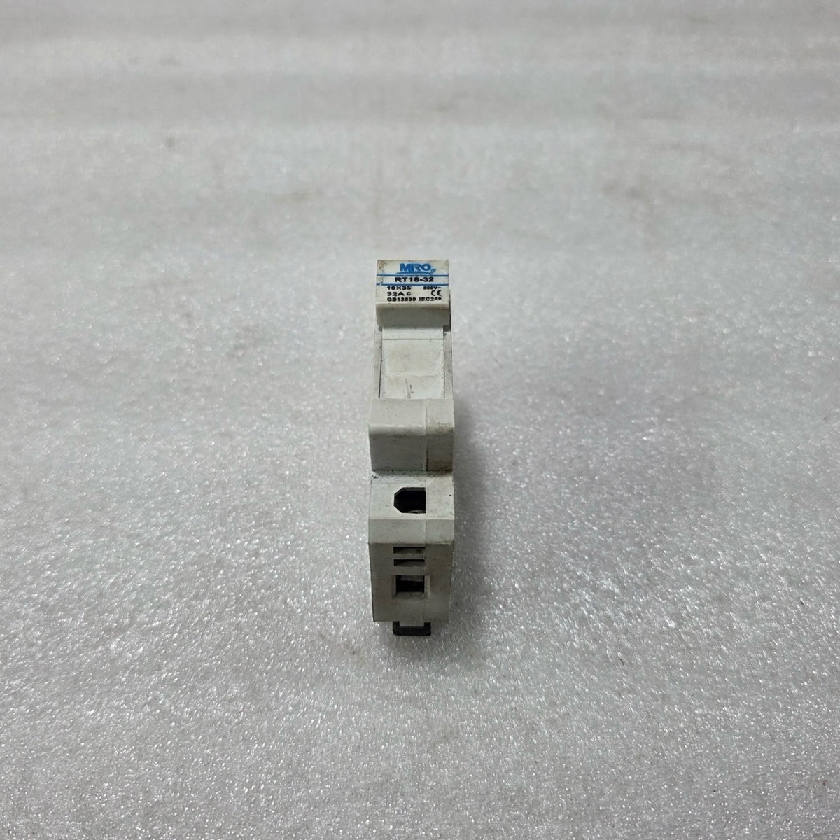 MRO RT18-32 10A 800V DIN RAIL FUSE HOLDER | 10×38 MM FUSE BASE